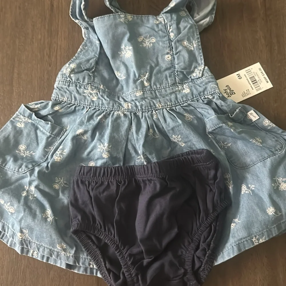 NWT  Sale‼️‼️Baby Girl OshKosh B'gosh® Floral Chambray Dress 6 MONTHS, Denim